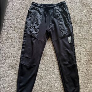 Nike men’s  Black Jogger PantsM